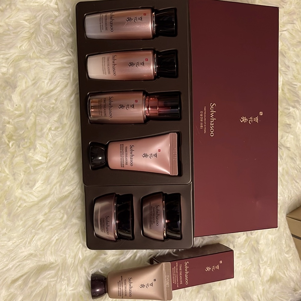 Sulwhasoo Timetreasure Kit 6 items + Cleansing foam